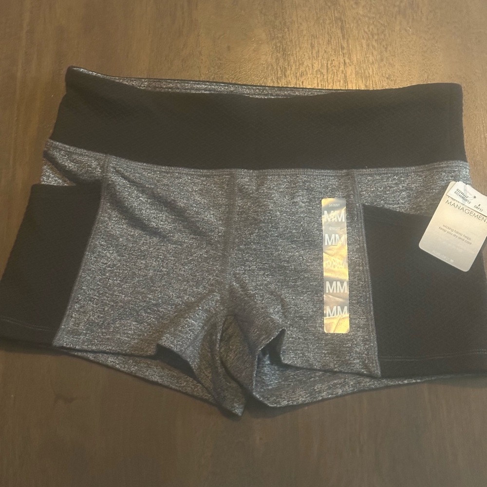 NWT forever 21 workout shorts size medium - Picture 3 of 11